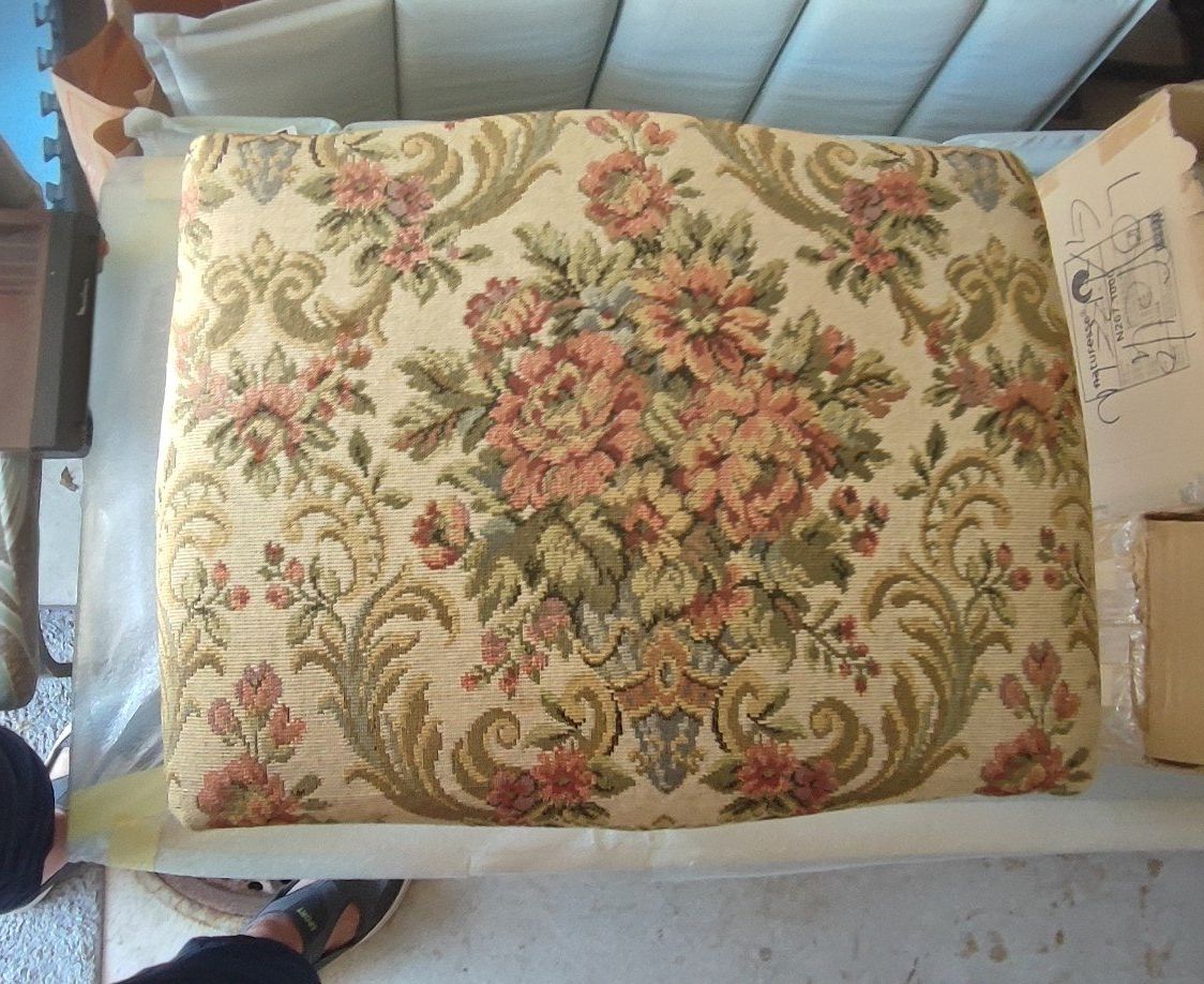 Sgabelli: antiker Biedermeier Hocker 45x38x45cm – Usato da Mosnang venduto da KurtHe 2
