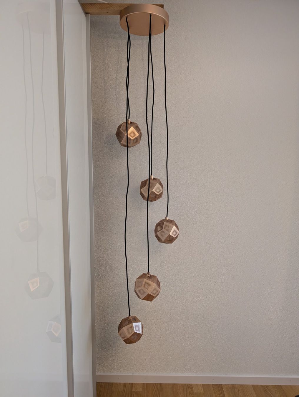 Tom Dixon Lampadari & plafoniere: TOM DIXON Etch mini Chandelier Copper – Usato da Rotkreuz venduto da CRLNSC 3