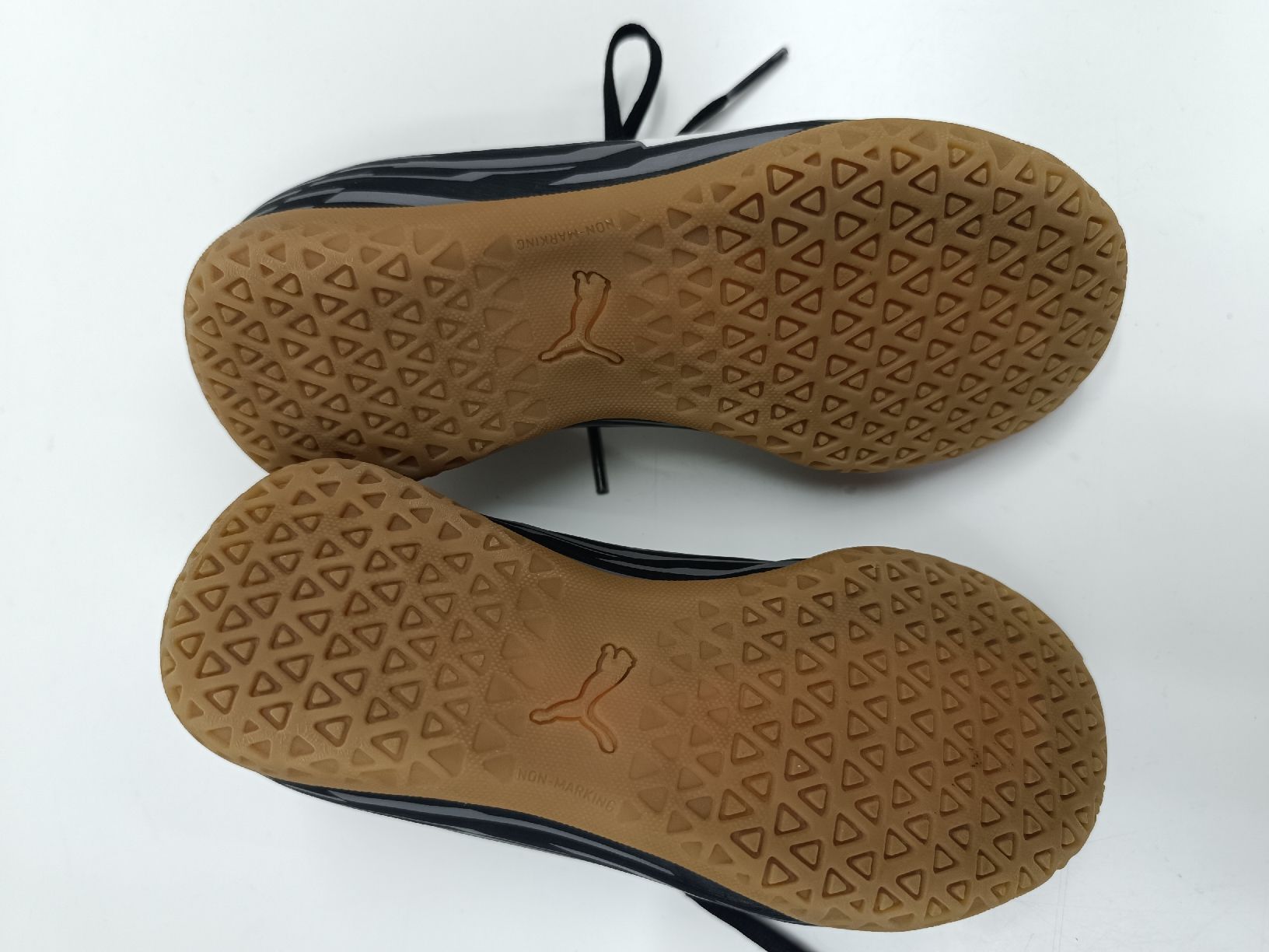 Puma Scarpe per ragazzi: Hallenschuh Gr. 30 – Usato da Ehrendingen venduto da Cheronimo2 1