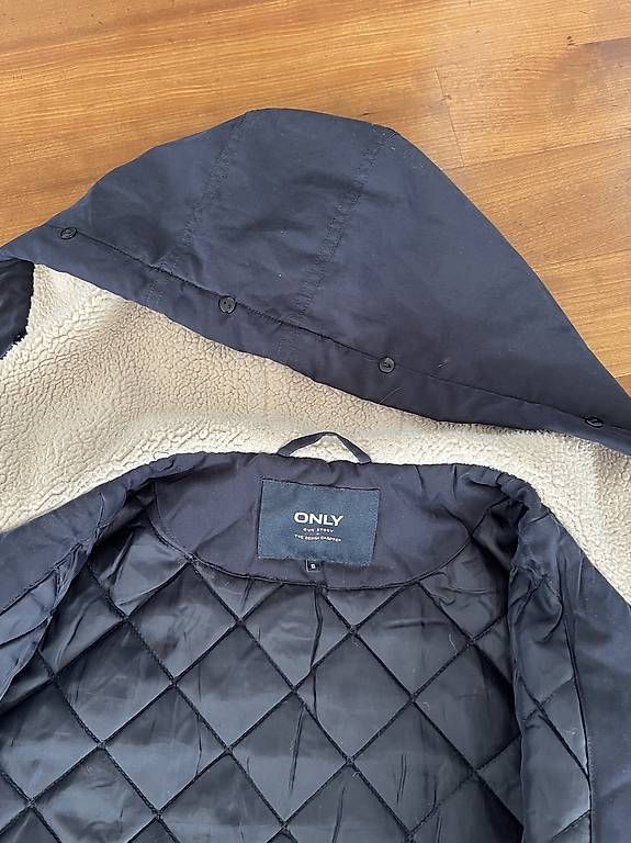 Jacken: Winterjacke Only  – Gebraucht aus Rüfenacht BE von lis_65jz
