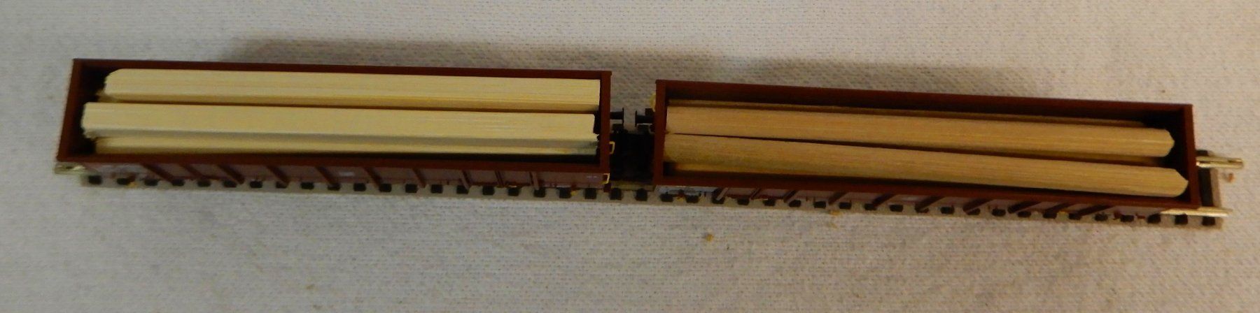 Fleischmann Modellini di ferrovie: 2 Stk Fleischmann 830252 SBB mit Holzladung – Nuovo e nell'imballaggio originale da Rupperswil venduto da Ropi03 2