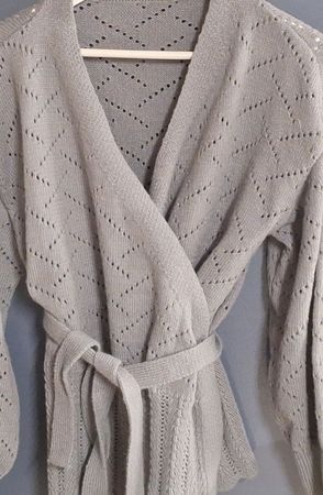 Damen Strickjacke beige mit Bindegurt neuwertig
