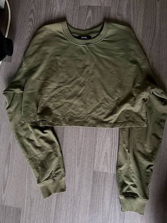 Sweat crop top kaki à manches longues