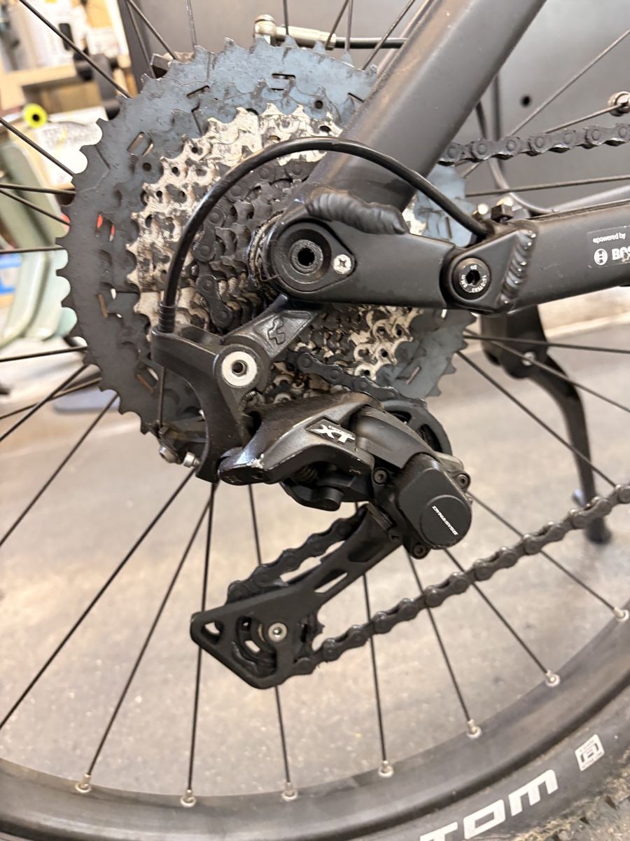 Cube Velos: Cube Stereo E-Bike gebraucht mit Bosch Display 6217 km – Gebraucht aus Männedorf von Milito-Star 7