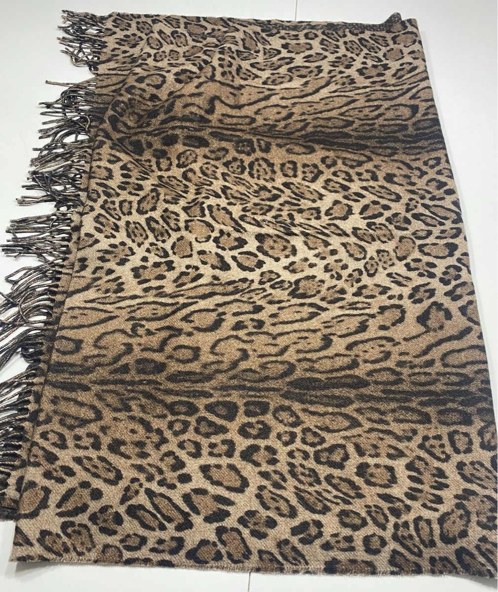 Foulard & Sciarpe: Wolle Schal 🌸 – Usato da Opfikon venduto da Luis144