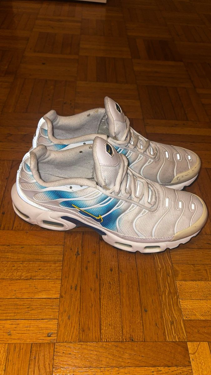 Nike Chaussures hommes: Nike TN – D'occasion à Crissier par adam_khl