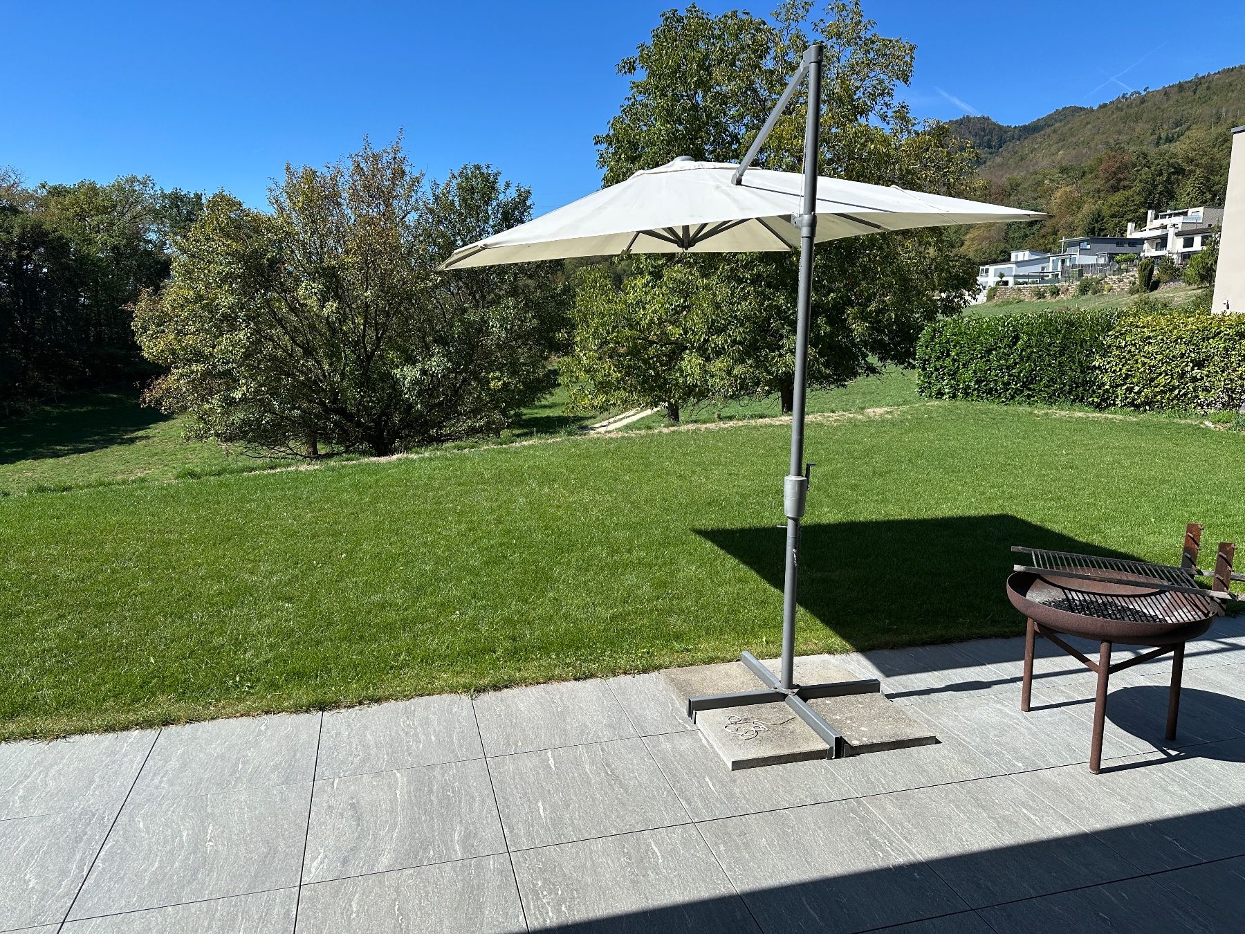 Ombrelloni: Sonnenschirm 2.5x2.5m – Usato da Hägendorf venduto da hermes07 2