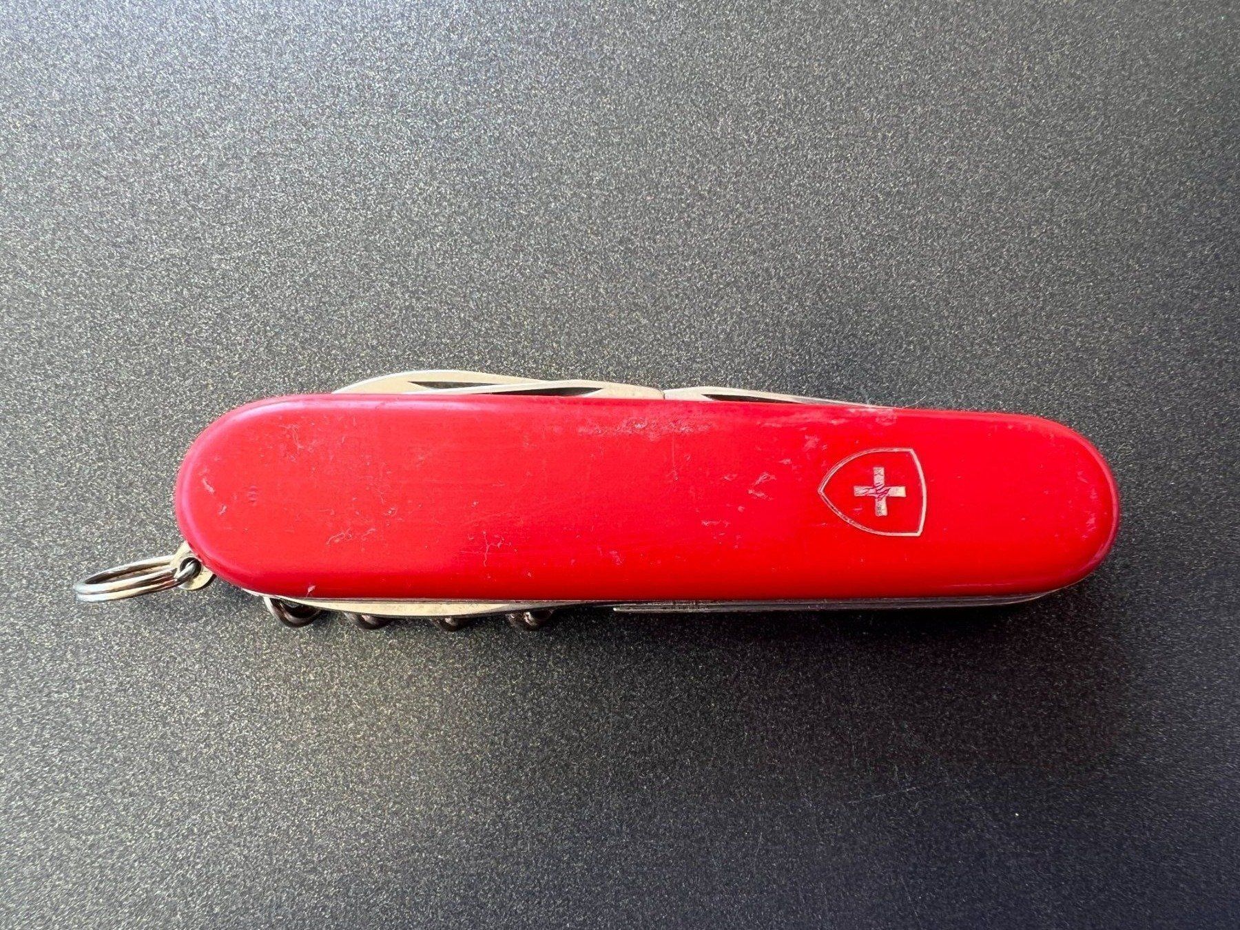 Victorinox Taschenmesser: Sackmesser Victorinox Taschenmesser rot – Gebraucht aus Balzers von Alannah