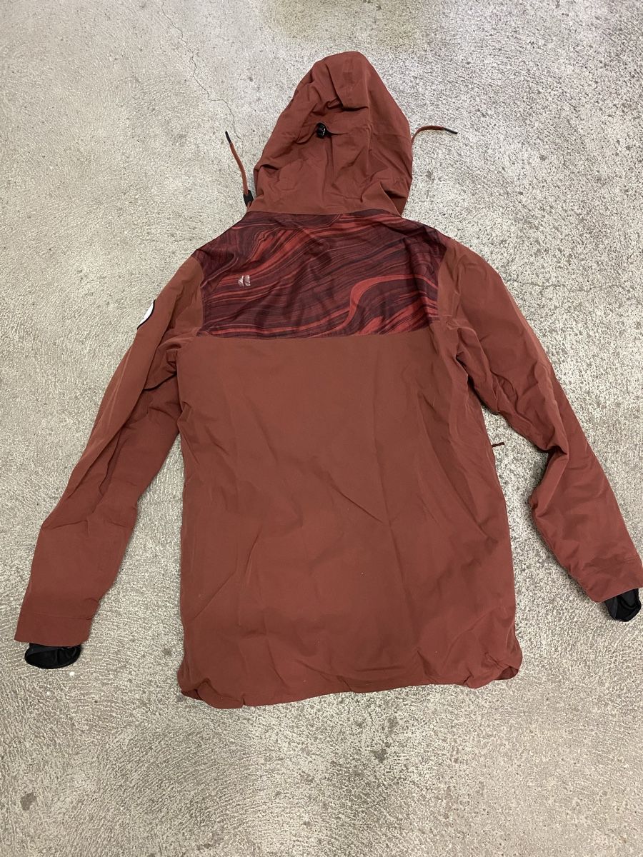 Armada Vestes: Armada Ski Jacket Red Patterned Size Large – D'occasion à Wetzikon ZH par PhlipFlop 1