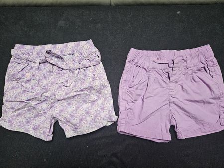 Sommer Set: 2 kurze Hosen, lila, Gr. 98, Top Zustand!