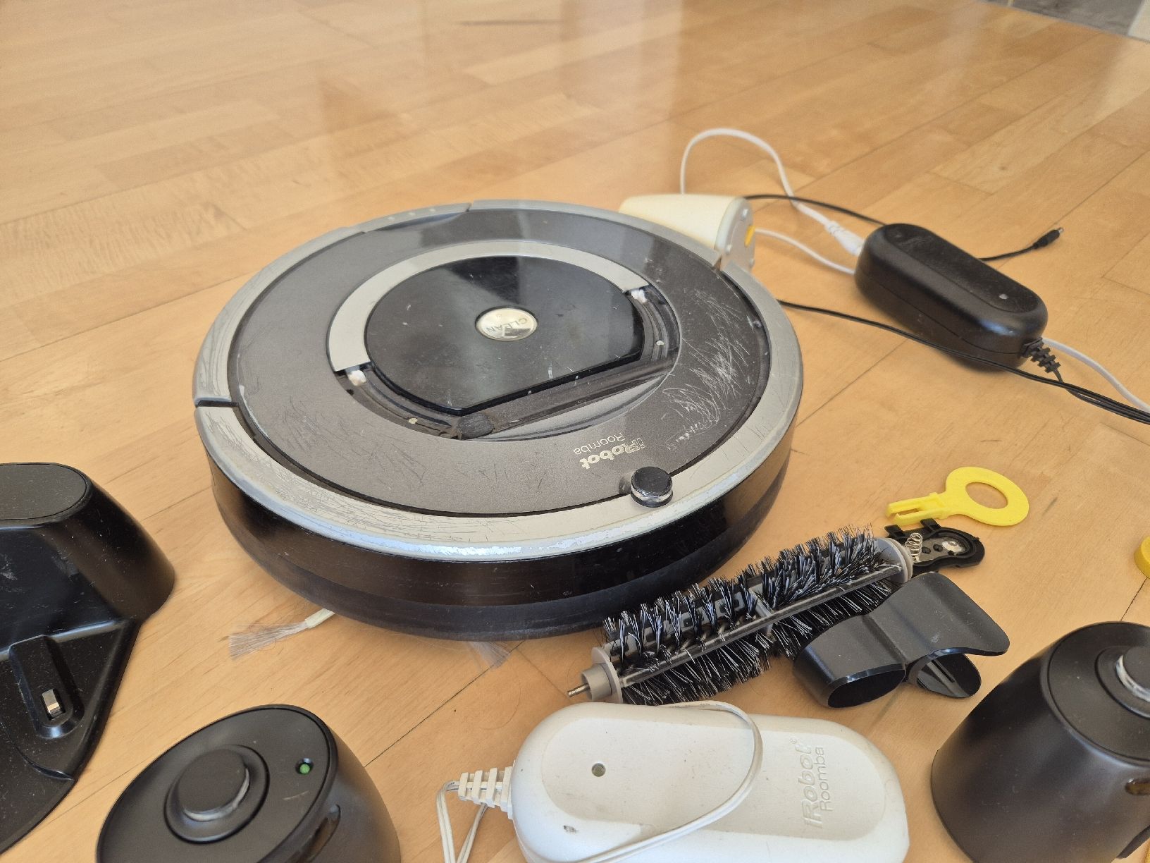 Irobot Staubsauger & Zubehör: Saugroboter iRobot Roomba mit Zubehör – Defekt aus Zürich von kwazonk 3