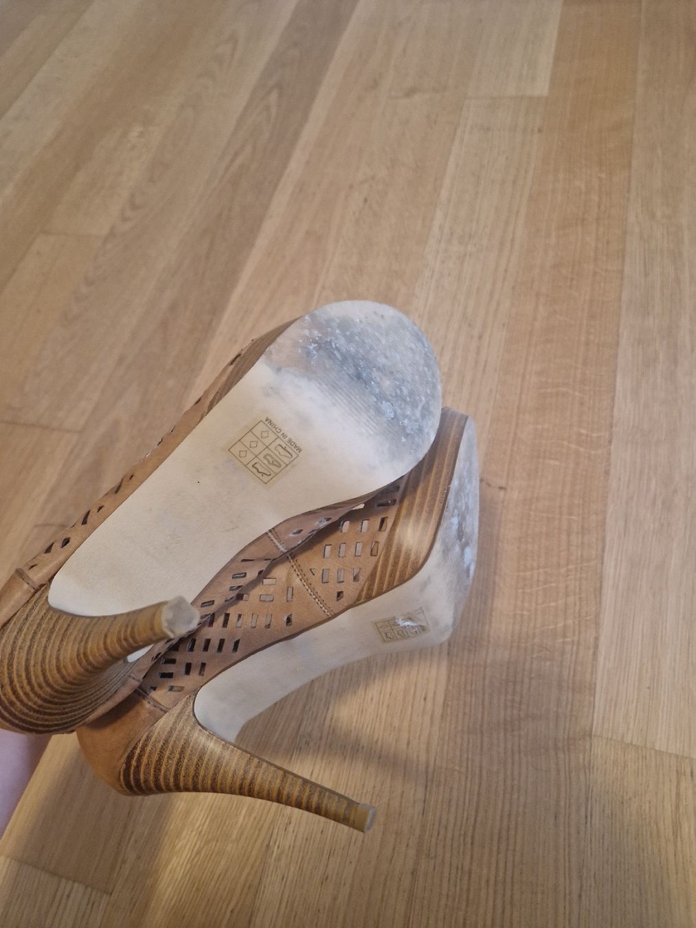 Cube Scarpe da donna: Cube Peep Toe High Heels braun Gr. 39 gebraucht – Usato da Sursee venduto da saj_5rfk 3