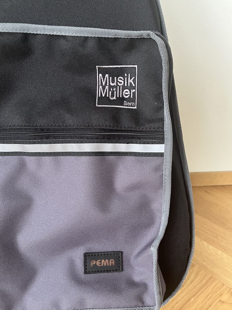 Strumenti musicali: Housse de guitare - Guitarrentasche – Nuovo (secondo la descrizione) da Biel/Bienne venduto da 2ndchance_4600 4