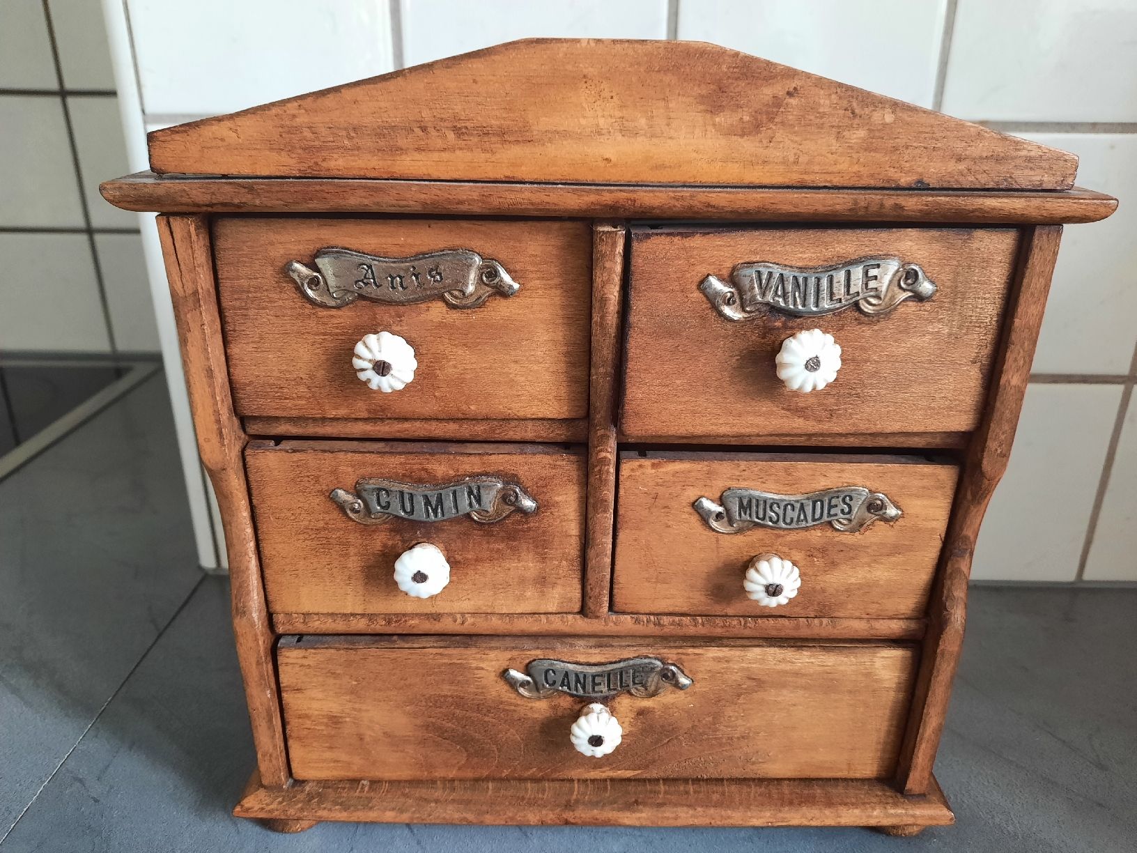 Scaffali: Ancienne ÉTAGÈRE à ÉPICES – Usato da Le Locle venduto da marylise01