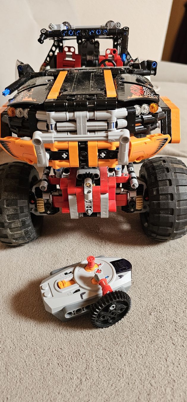 Lego Giocattoli: LEGO Technic gesteuertes Geländefahrzeug  – Usato da Ferden venduto da jemyce 2