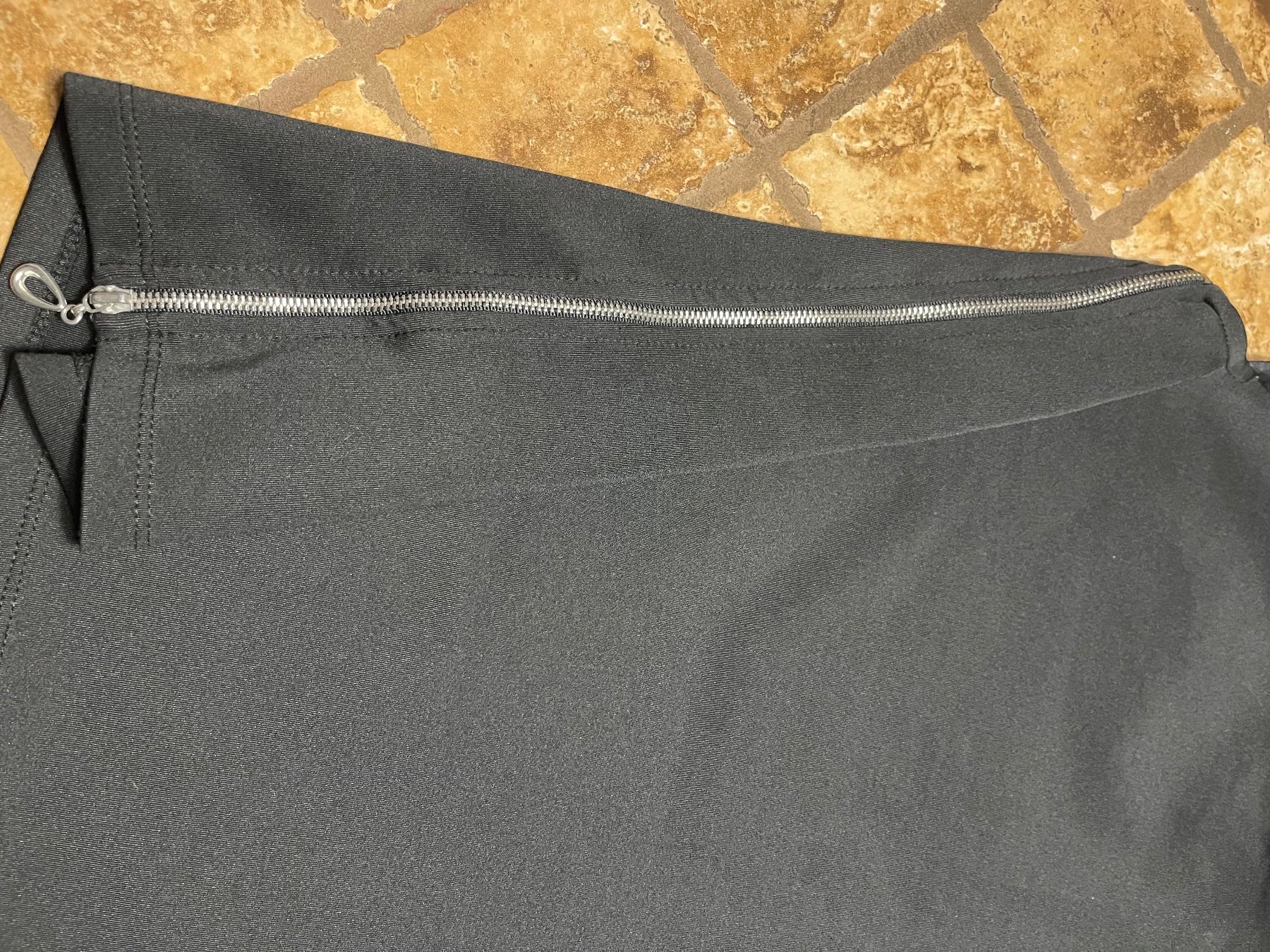 Guess Camicette: Guess Blusa -Un lato completamente con cerniera – Nuovo (secondo la descrizione) da Gordevio venduto da LanaZimm 2