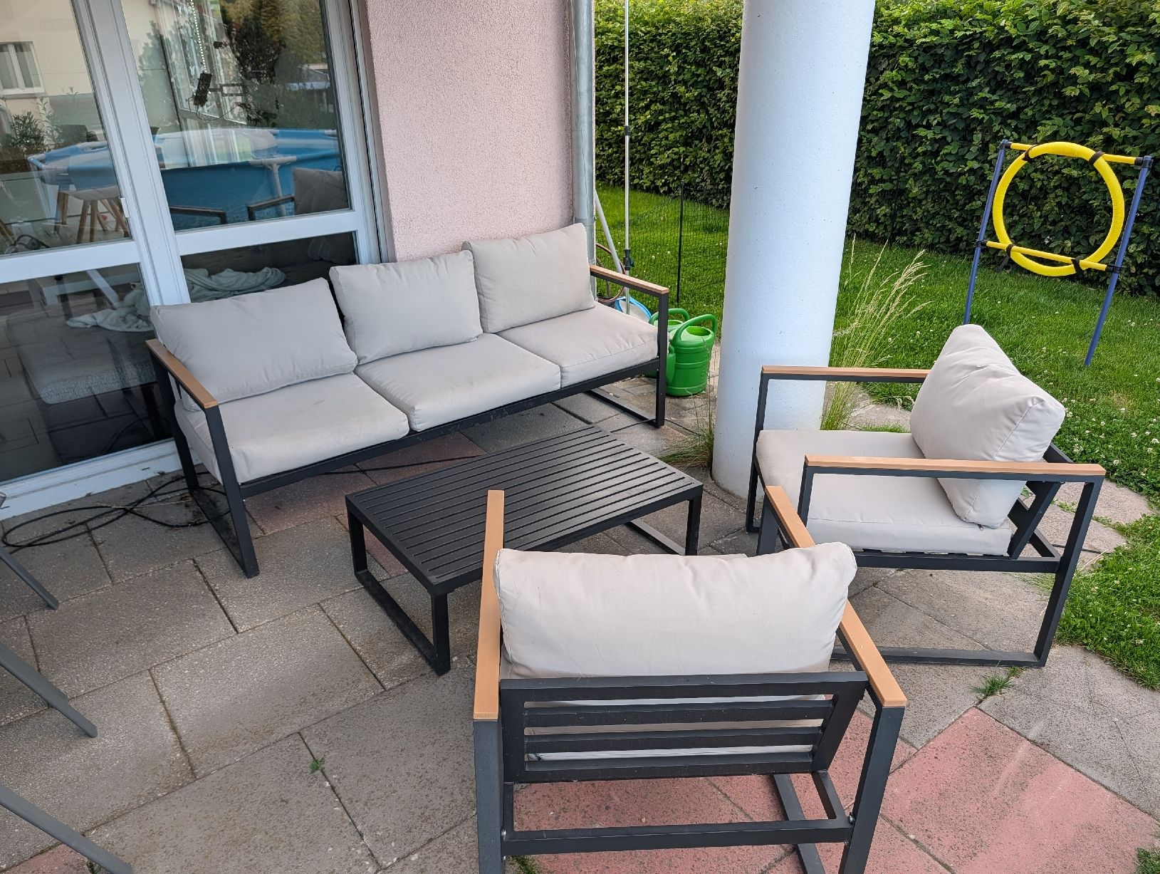 Divani: Garten-Lounge mit Bank, Tisch, 2 Sessel – Usato da Oberentfelden venduto da Bippo82