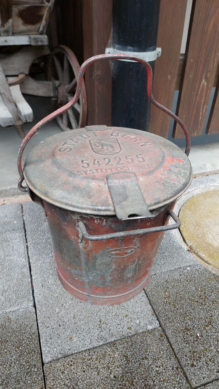 Ochsner Cestini per rifiuti: Seltene Vintage Abfall-Eimer der Stadt Bern, System Ochsner – Usato da Konolfingen venduto da lanomi