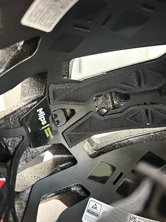 Caschi: Velohelm uvex renegade MIPS ruby red-black matt  – Usato da Sursee venduto da pil_xg2h 4