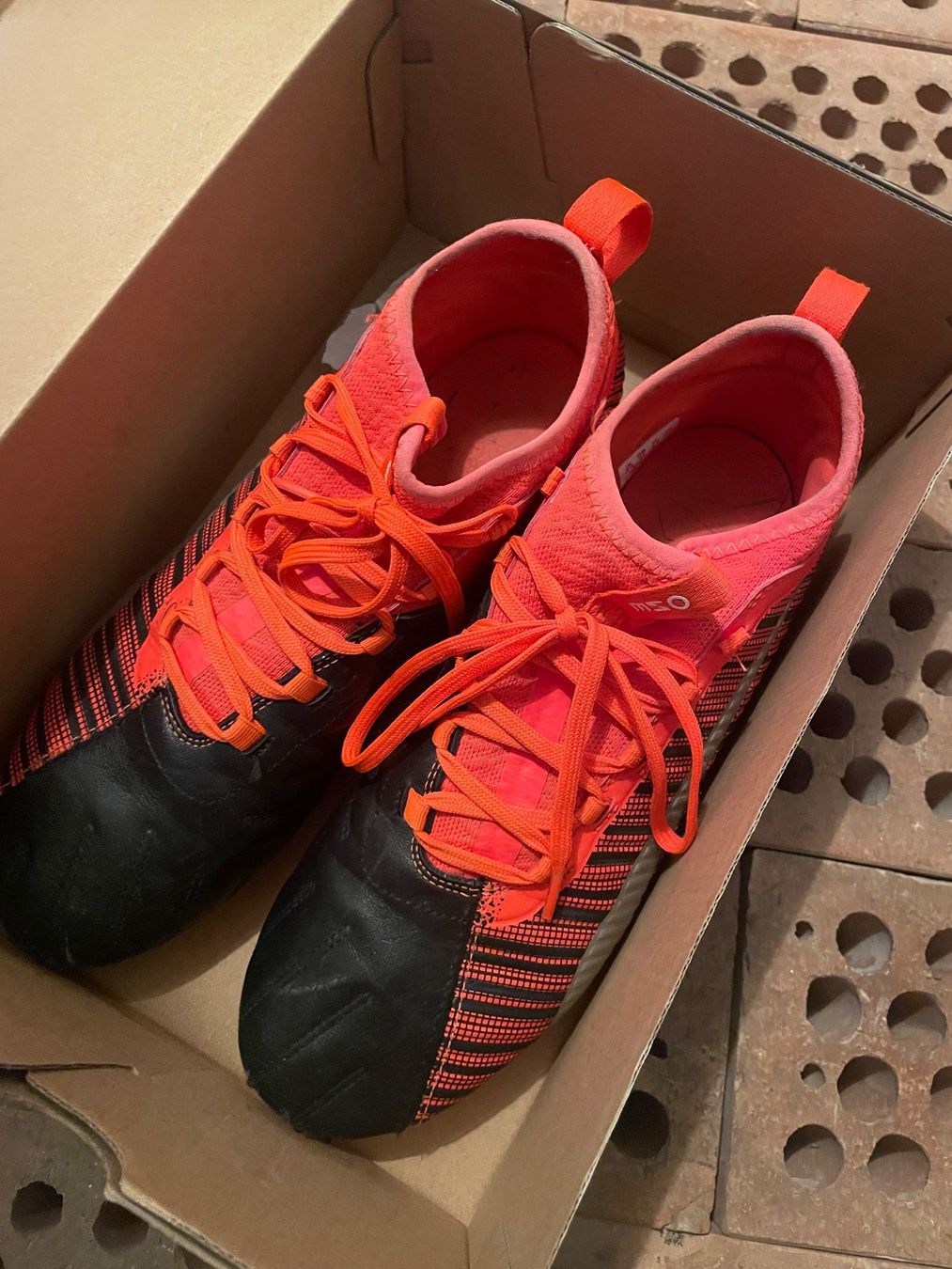 Scarpe da uomo: Fussballschuhe, Grösse 41 – Nuovo (secondo la descrizione) da St. Antoni venduto da 1ela