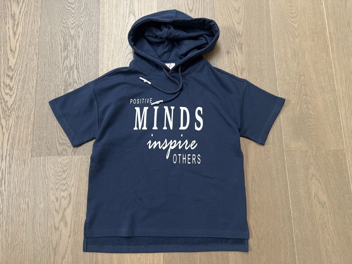 Pullover & Sweatshirts: Cartoon Kapuzenpulli Gr.S - Neu – Neu und originalverpackt aus Visp von bluenero