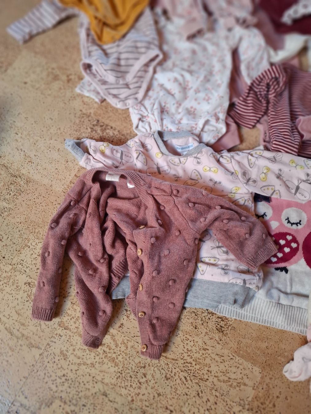 Kleiderpakete & -sets: 33 teiliges Newborn Set 56-62 – Gebraucht aus Galgenen von 27hours 4