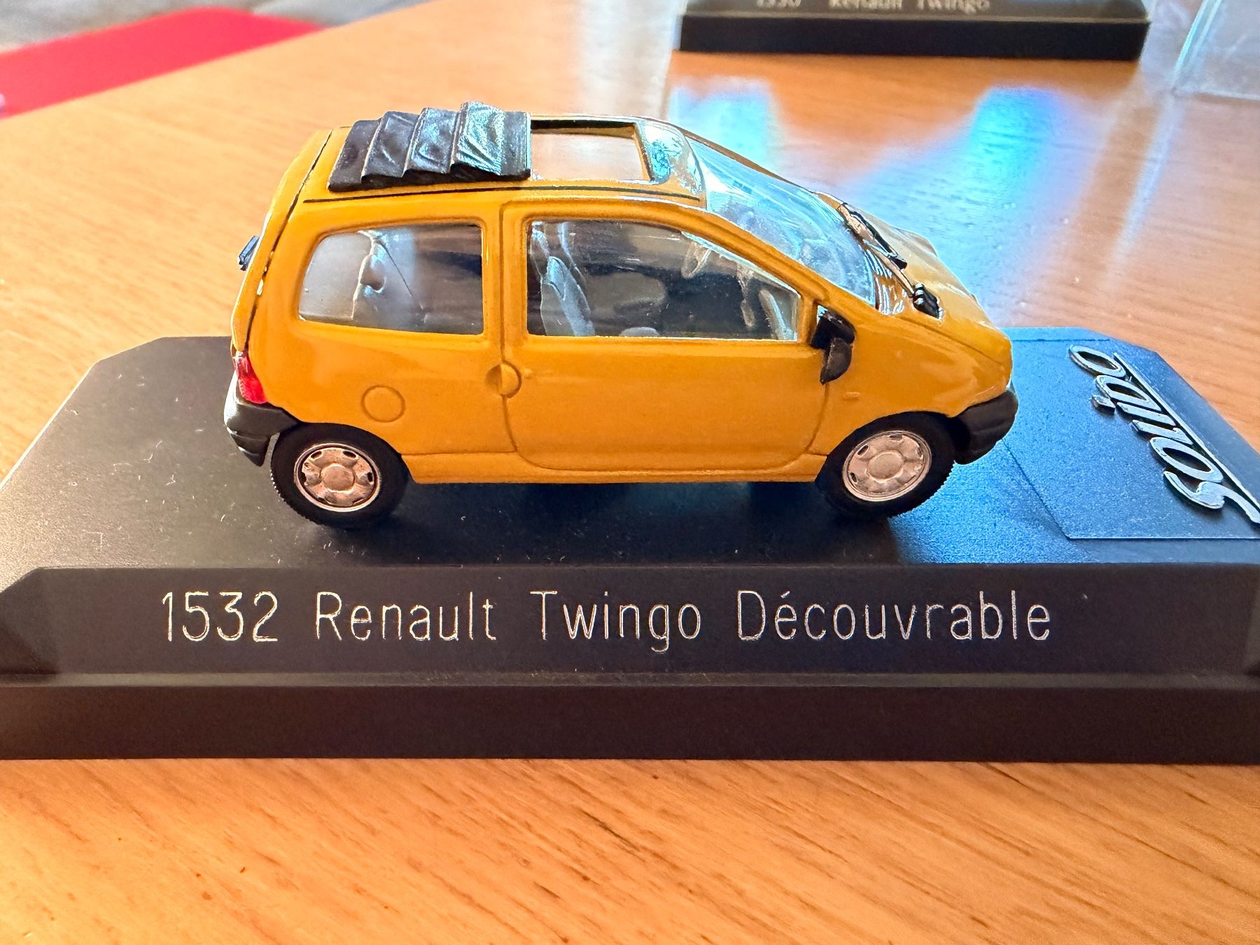 Renault Modellini d'auto: Miniature Renault Twingo vert et jaune – Usato da Lausanne venduto da davzic 3
