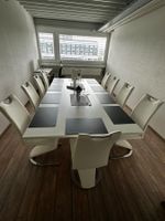 Konferenztisch mit 10 Freischwinger Stühlen gebraucht