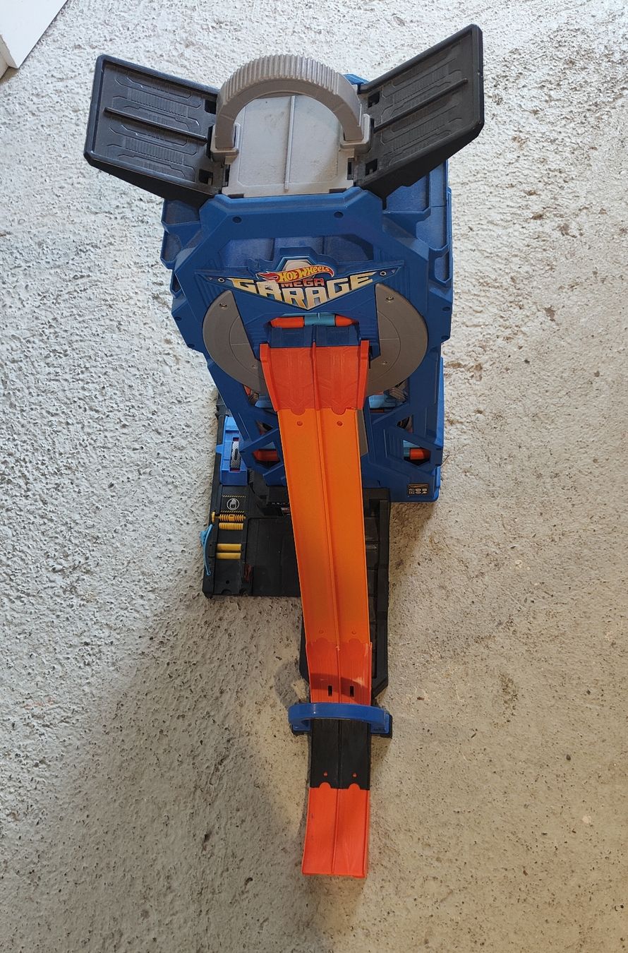Hot Wheels Giocattoli: Hot Wheels Autolift – Usato da Wiler b. Seedorf venduto da MDF90