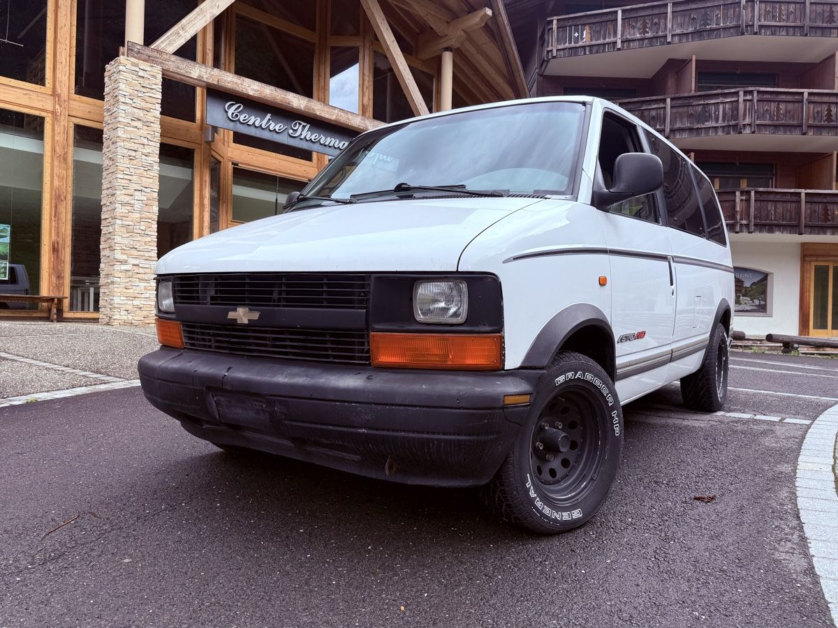 Chevrolet Automobili: 1997 Chevrolet Van Astro 4x4  – Usato da Val-d'Illiez venduto da LuckLuc