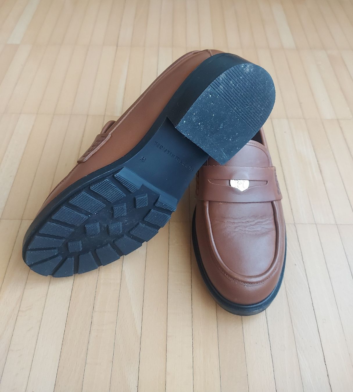 Tommy Hilfiger Scarpe da donna: Loafers, Tommy Hilfiger, braun, Gr 39 – Usato da Oberengstringen venduto da PaolaDe 3