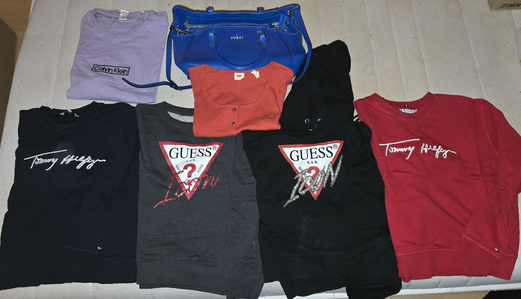 Tommy Hilfiger Lotti di vestiti: guess guess Tommy Hilfiger calvin Klein – Usato da Salavaux venduto da shop85