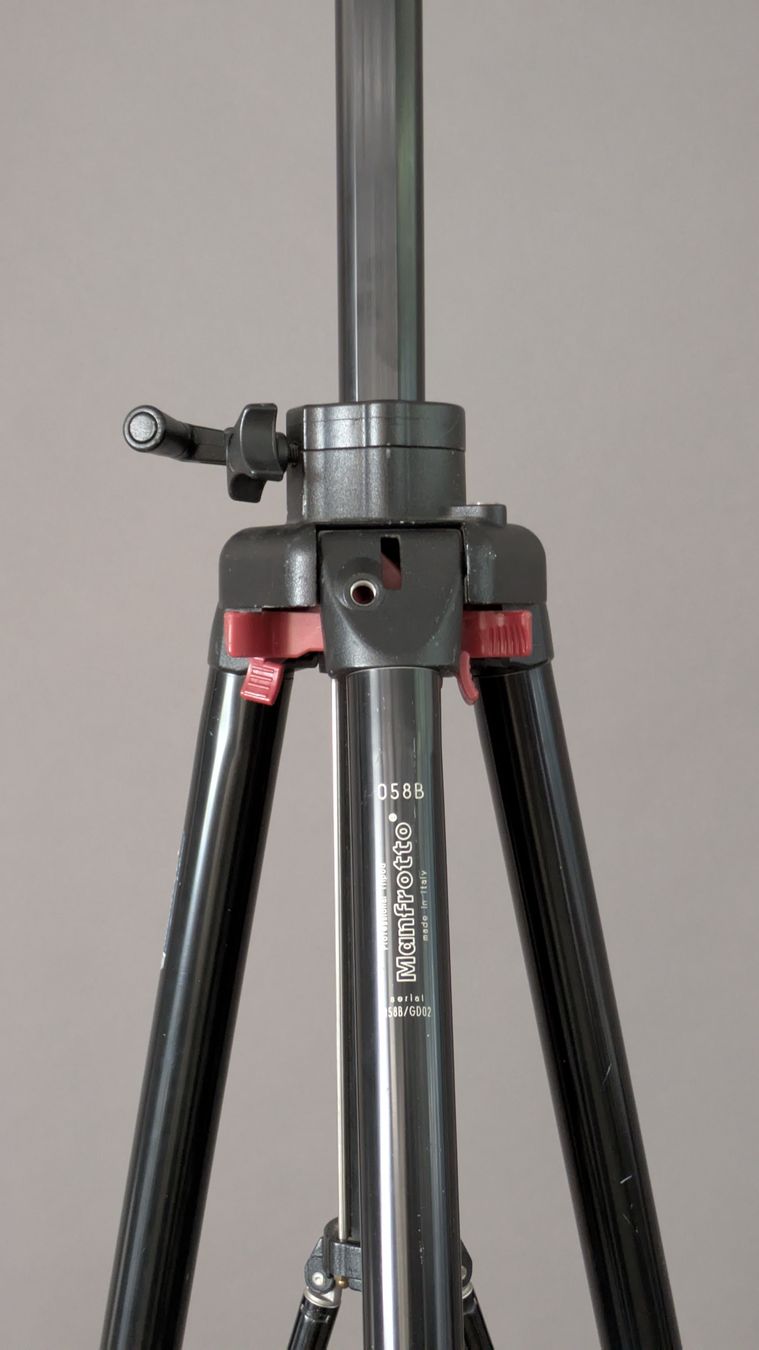 Manfrotto Treppiedi & Teste: Stativ Manfrotto 058B/GD02 TOP! – Usato da Birmensdorf ZH venduto da extrachrome 2