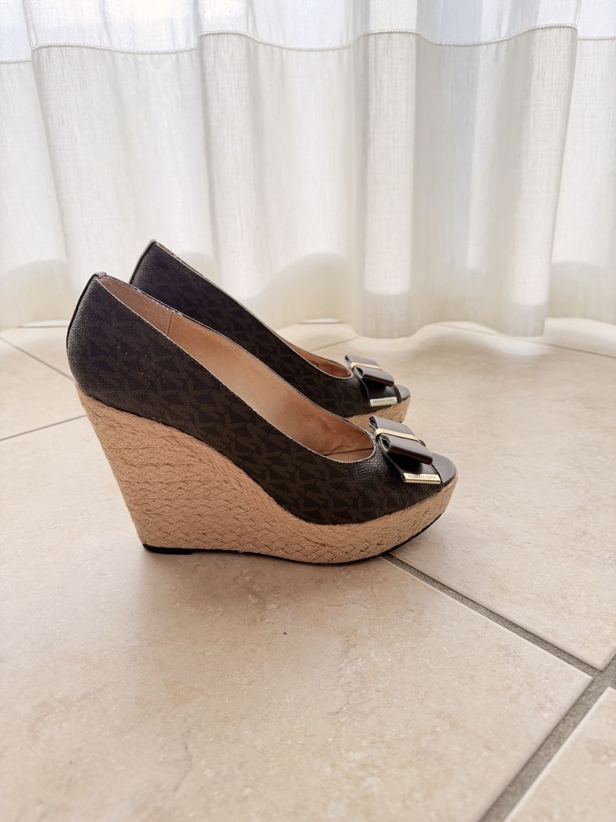 Michael Kors Scarpe da donna: Talons compenser Michael Kors – Usato da Le Lignon venduto da Ana2831
