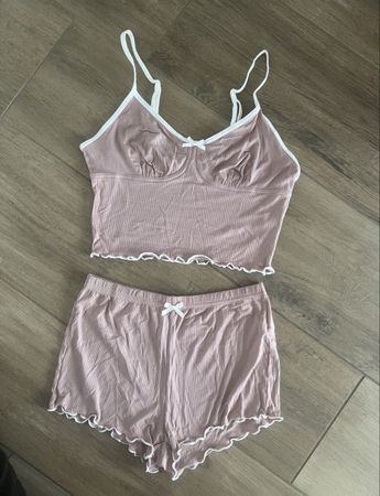 UNGETRAGEN! TOP UND SHORTS GRÖSSE S