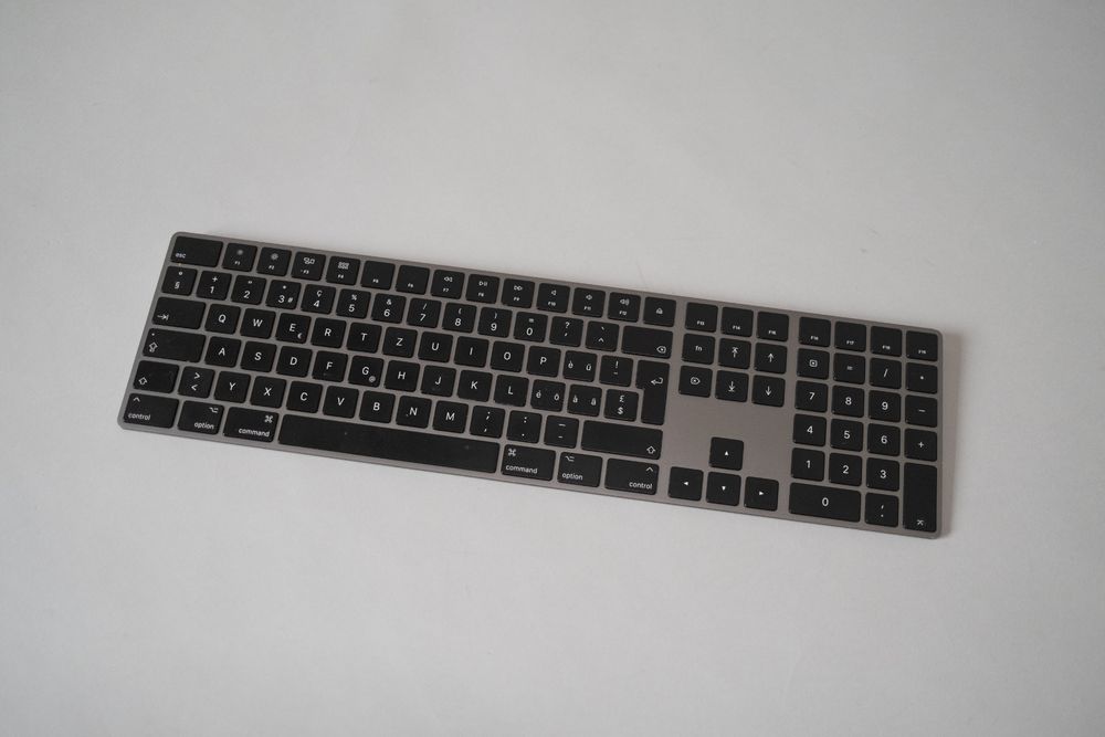 Apple Magic Keyboard mit Ziffern­block in schwarz (Gebraucht) in Zürich ...