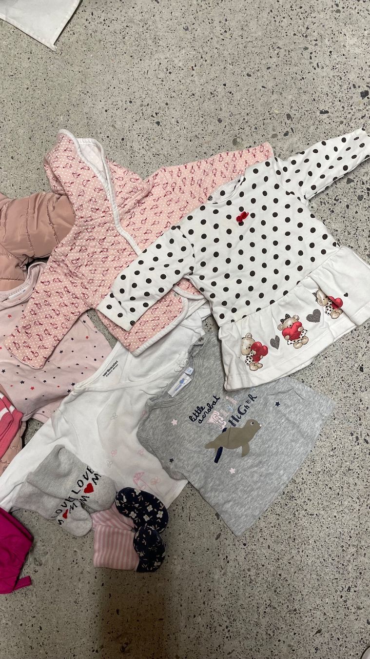 Lotti & Set di vestiti: Kleiderpaket Mädchen Grösse 56 – Usato da Schinznach Dorf venduto da anj_8jdn 3