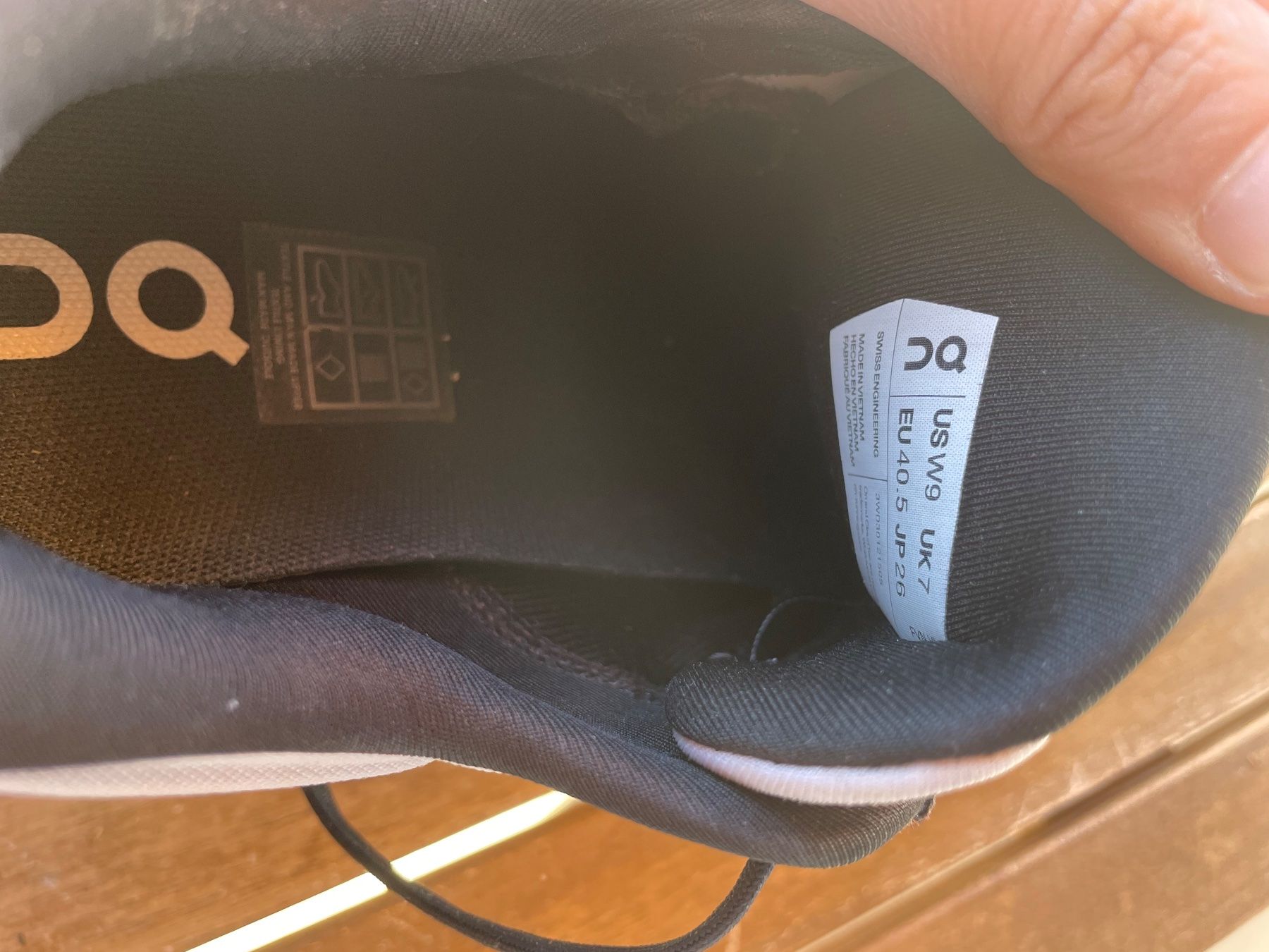On Scarpe da uomo: On Cloustratus 40.5 – Usato da Urdorf venduto da lyl_889t 2