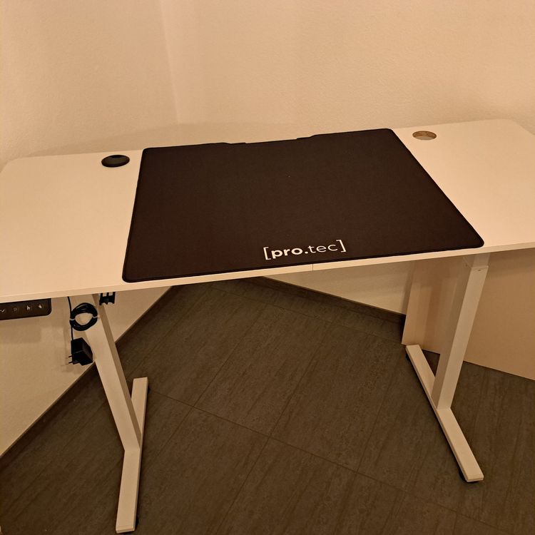 ONKRON Elektrisch Höhenverstellbarer Schreibtisch 140x60 Cm – Steh-Sitz-Tisch Bis 118 Cm, 60 Kg Tragkraft – Mit Digitaldisplay, Weiß