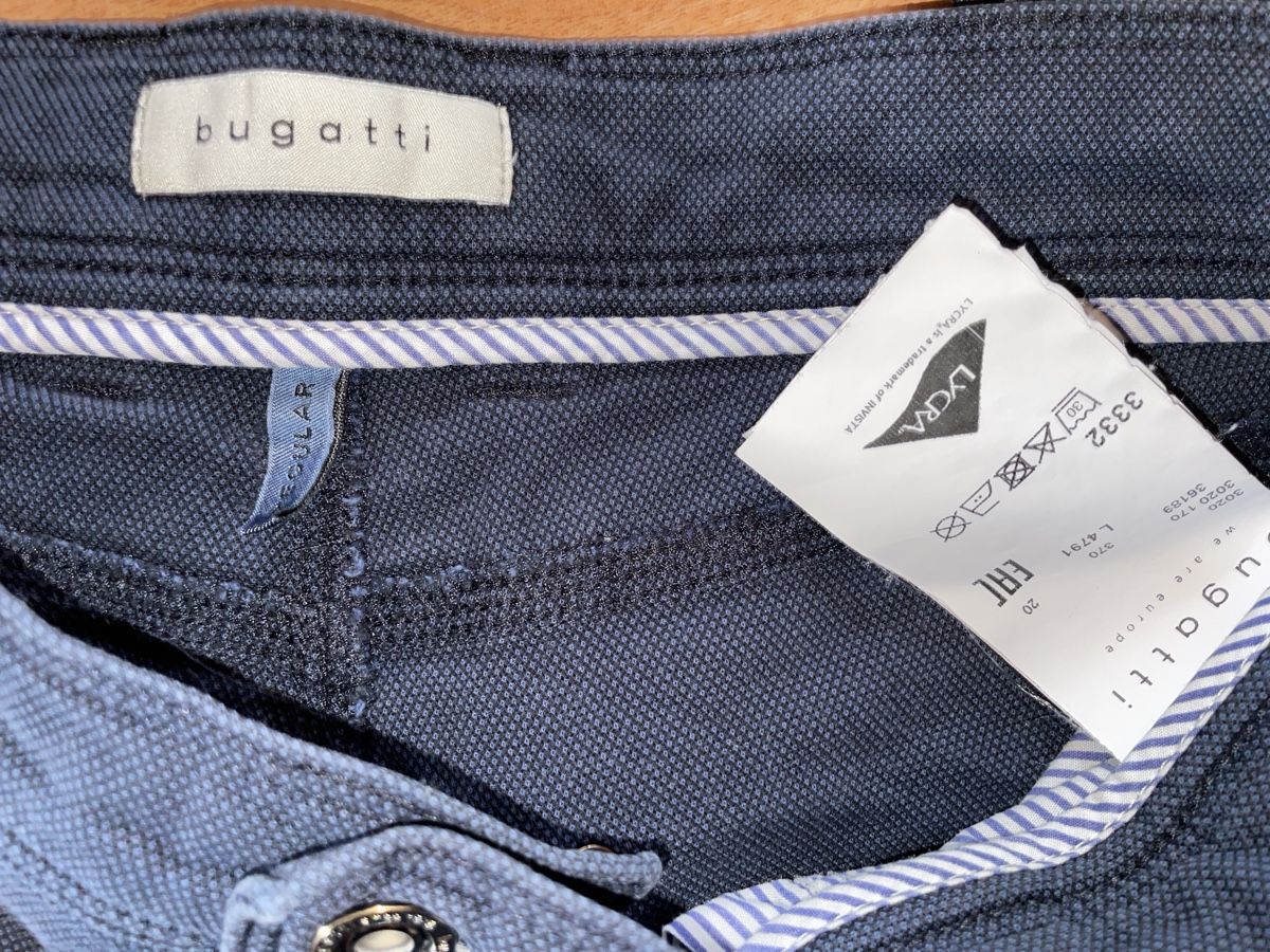 Bugatti Pantaloni: Bugatti Herren Stoffhose Dunkelblau einf. Bundweite 33cm – Usato da St. Gallen venduto da mai_2lcj 2