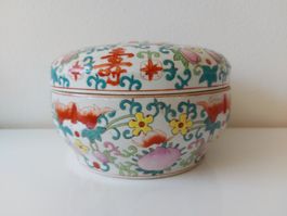 grosse Chinesische Porzellan Dose mit Deckel  handbemalt