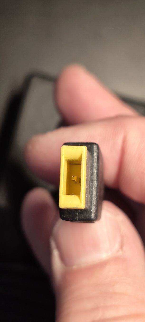 Lenovo Ladegerät: Lenovo power adapter 135W – Gebraucht aus Rebstein von sho_7yky 2