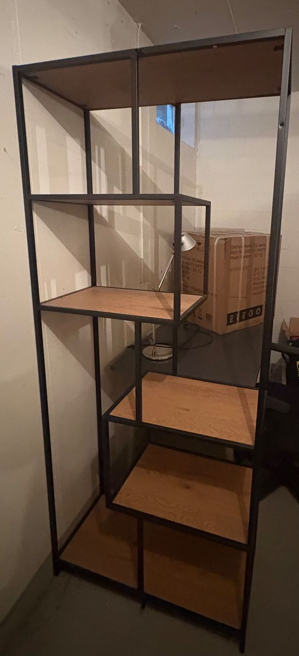 Regale: Modernes Regal schwarz / Holz – Gebraucht aus Zürich von gri_wy9n