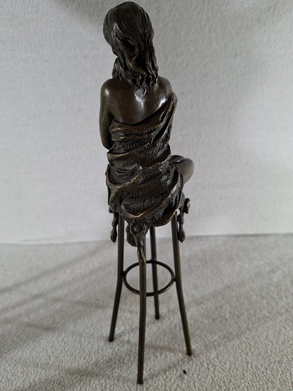 Sculture & Statue: Bronze  Dame auf Stuhl ein Apfel in der Hand – Usato da Grindelwald venduto da carro5 2