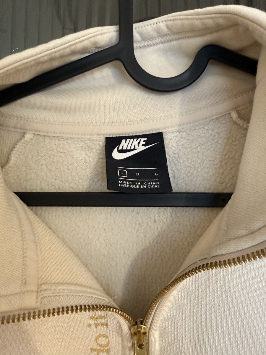 Nike Pullover & Sweatshirts: Sweatshirt Nike beige  – Gebraucht aus Monthey von iri_9pt5 3