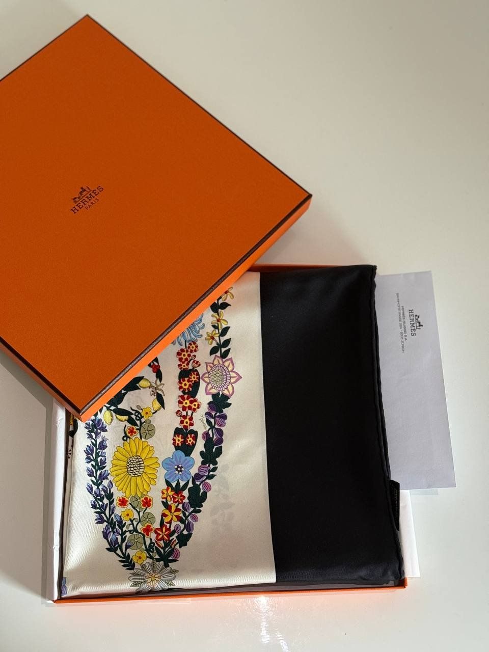 Hermès Foulard & Sciarpe: Hermès Carré 90 Brides de Gala neu – Nuovo e nell'imballaggio originale da Adliswil venduto da luk_2k5q 2