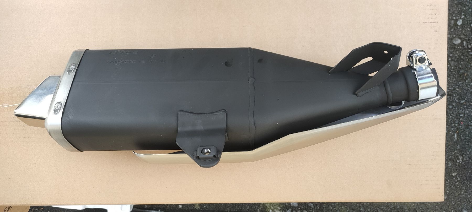 Honda Tutti i ricambio per moto: Honda échappement forza 750 – Nuovo e nell'imballaggio originale da St Maurice venduto da RS65 1