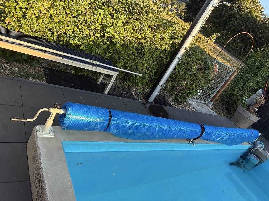 Schwimmbad-Zubehör: Poolabdeckung – Gebraucht aus Attiswil von maialina