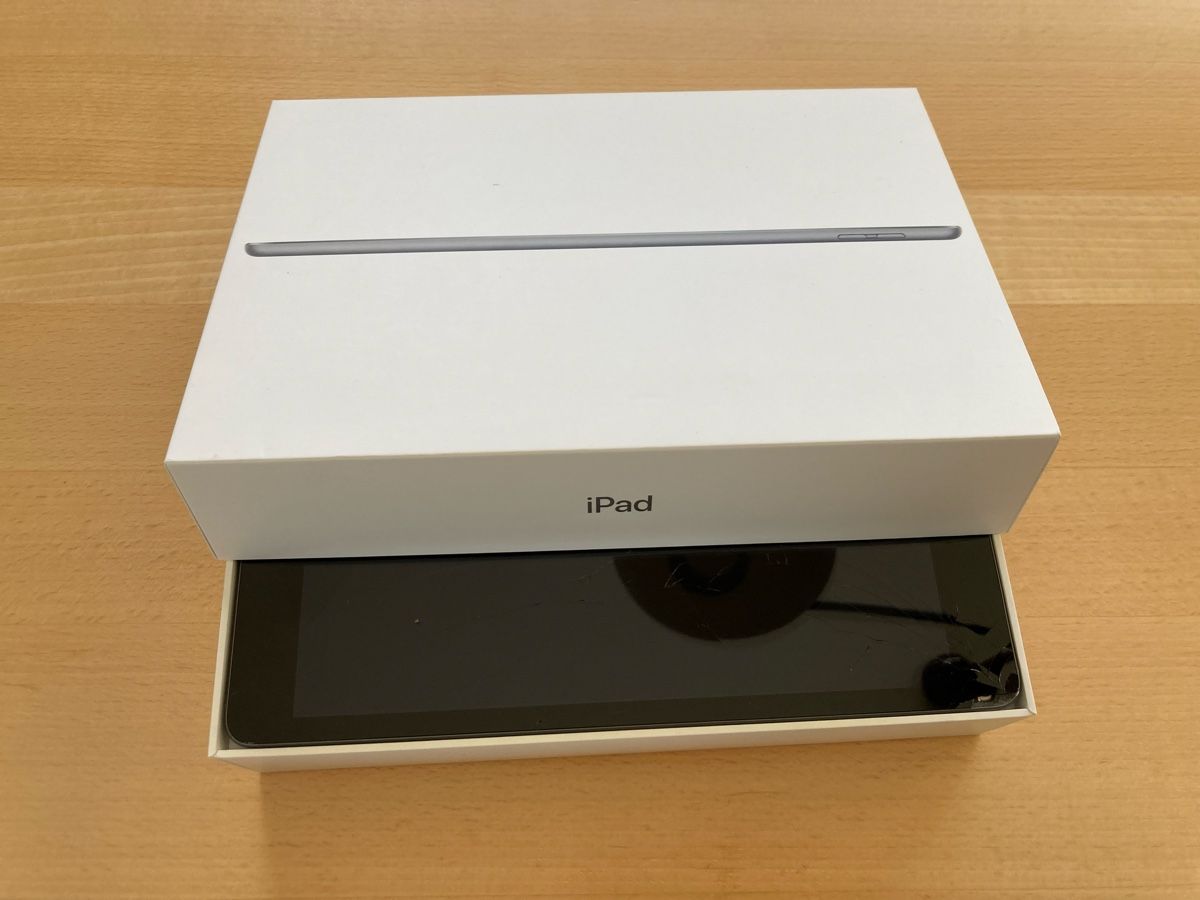 Apple Tablettes PC: iPad 9. Gen., 2021, zerbrochenes Glas – Défectueux à Wetzikon ZH par Zh118329 1