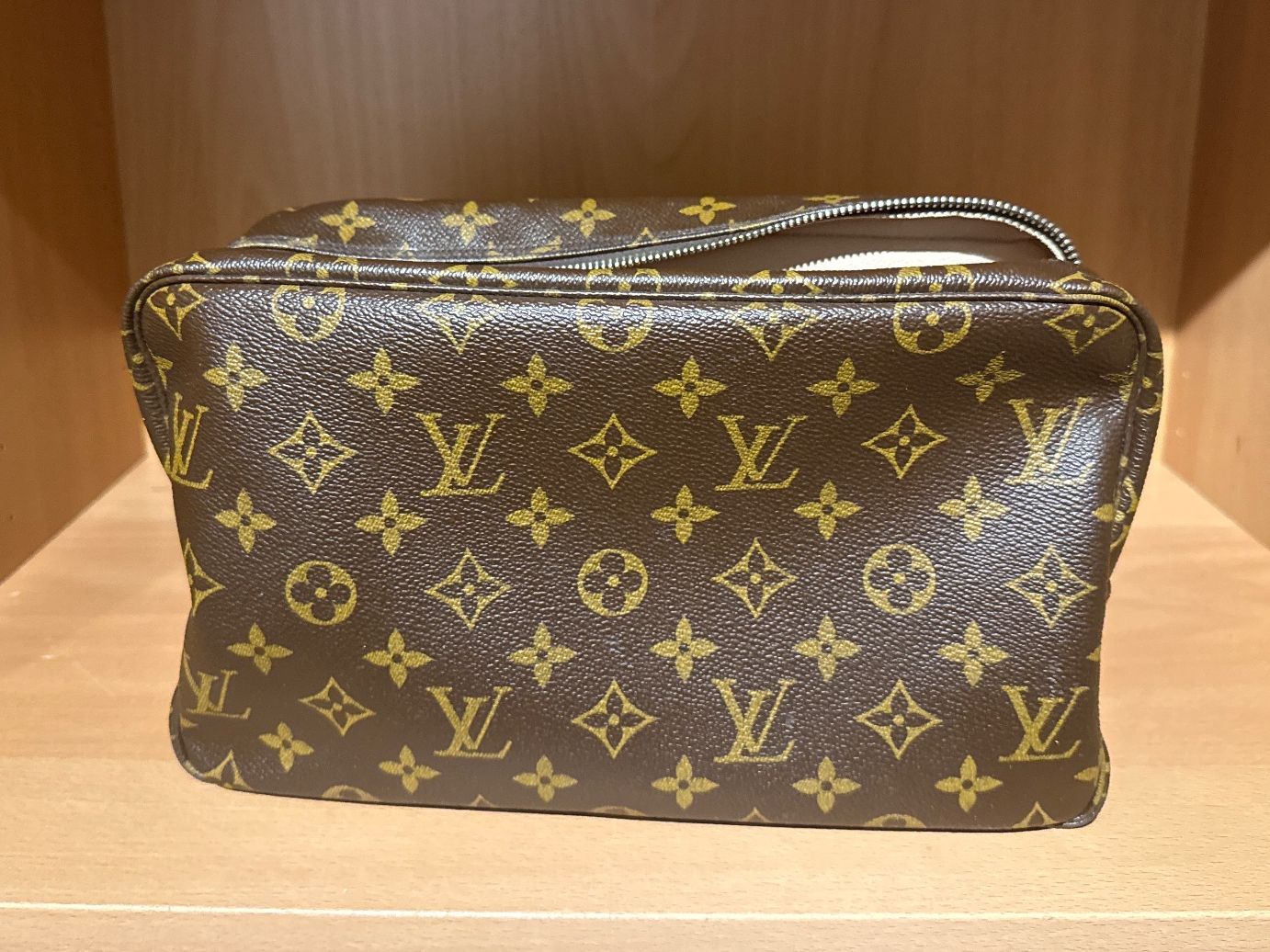 Louis Vuitton Kosmetikkoffer: Louis Vuitton Nécessaire PM Monogram Canvas – Gebraucht aus Zürich von phinder 4